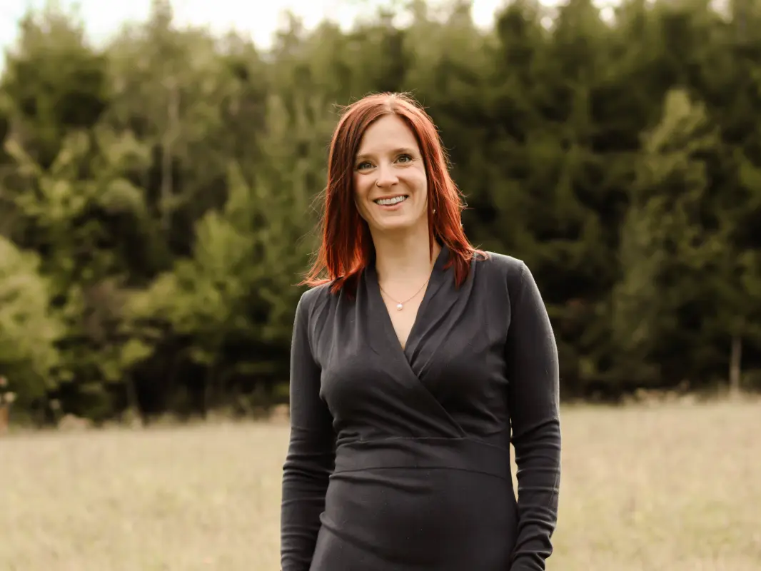 Sarah Krauß – Beraterin & Coach Portraitfoto von Sarah Krauß (M.A.), Coach und psychologische Beraterin bei beWEGt.